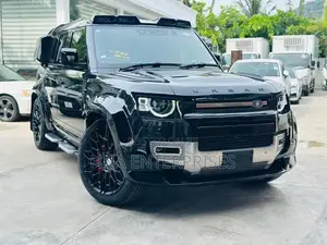 Land Rover Defender 2023