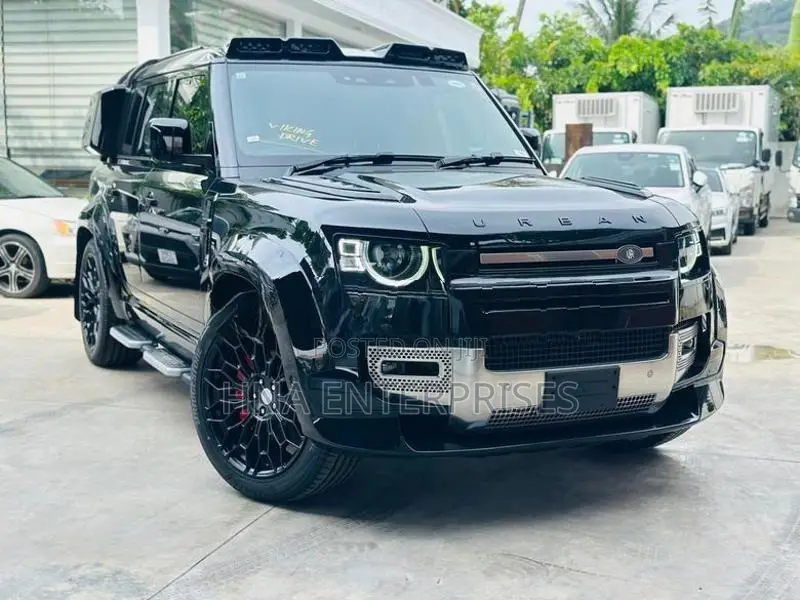 Land Rover Defender 2023