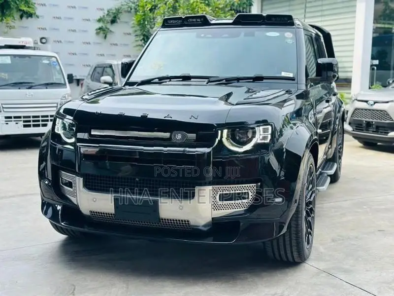 Land Rover Defender 2023
