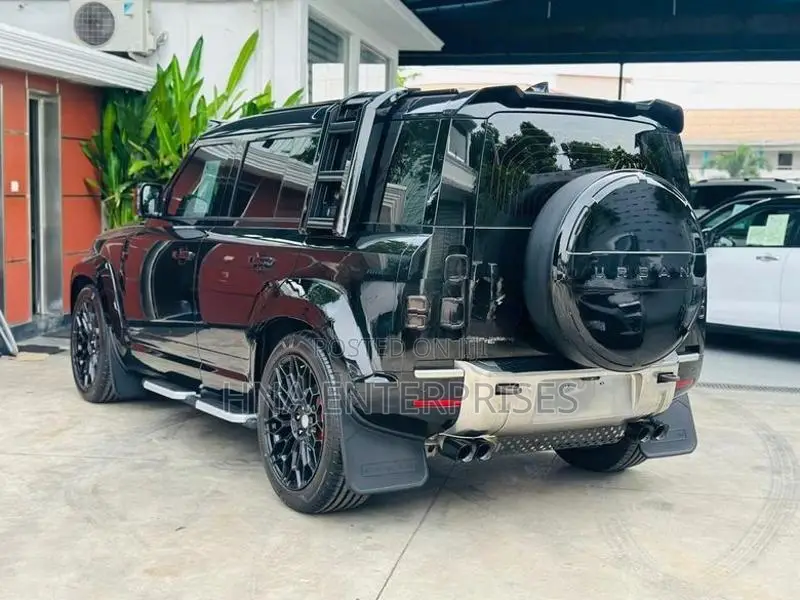 Land Rover Defender 2023