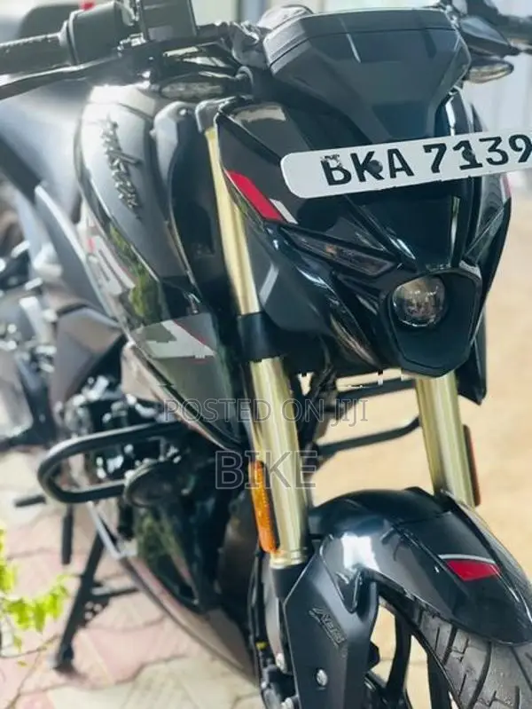 Bajaj Pulsar N160 Premium 2025