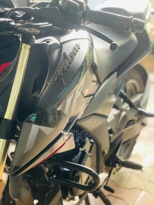 Bajaj Pulsar N160 Premium 2025