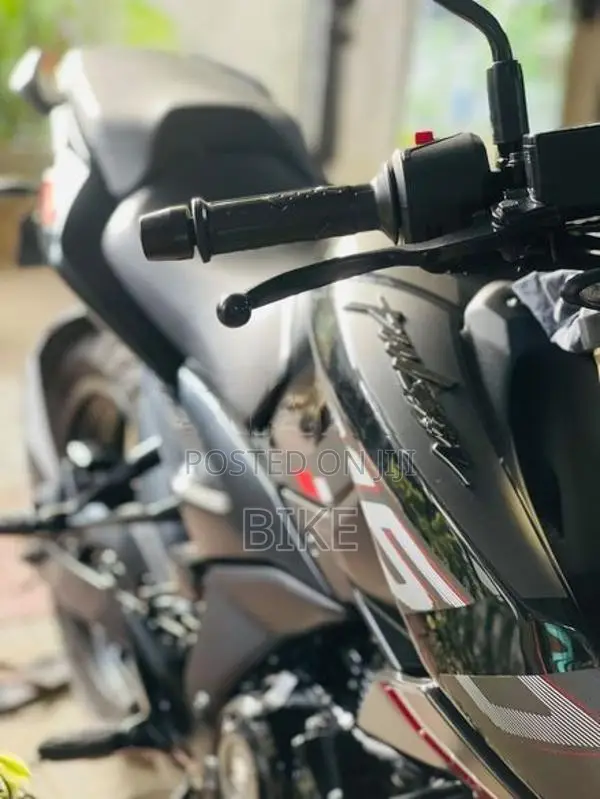 Bajaj Pulsar N160 Premium 2025