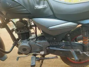 Bajaj Platina 100 2015