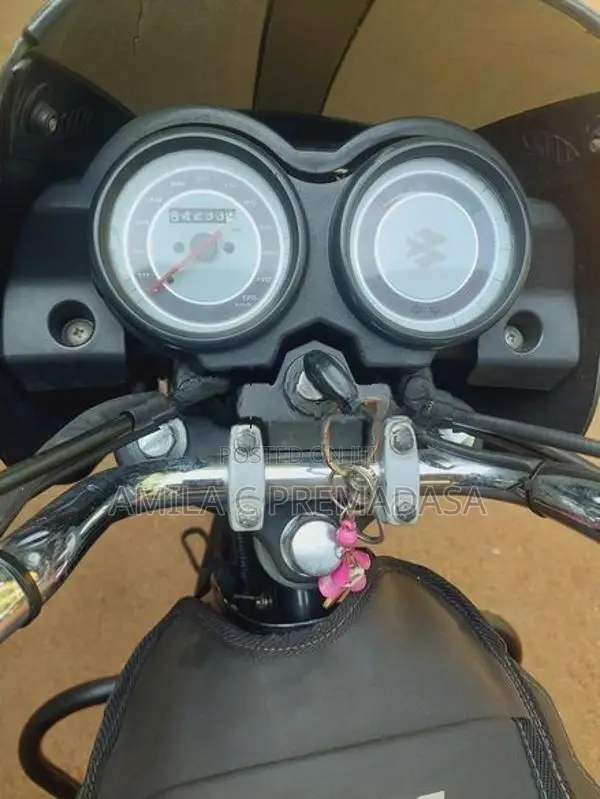 Bajaj Platina 100 2015