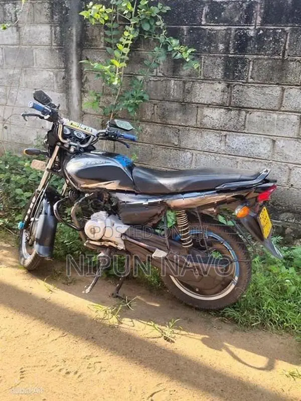 Bajaj Platina 100 2016