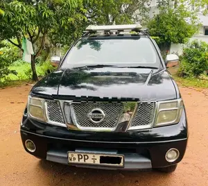 Nissan Navara Frontier LE 2010
