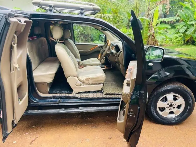 Nissan Navara Frontier LE 2010