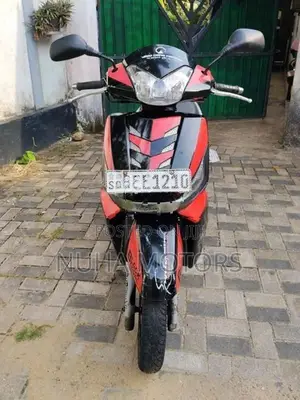 Mahindra Gusto 2016
