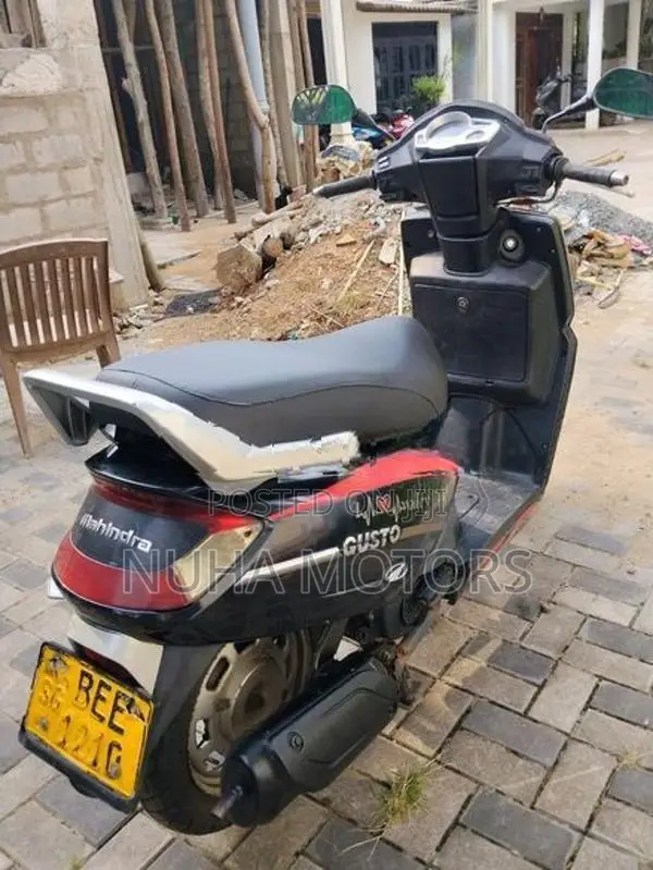 Mahindra Gusto 2016
