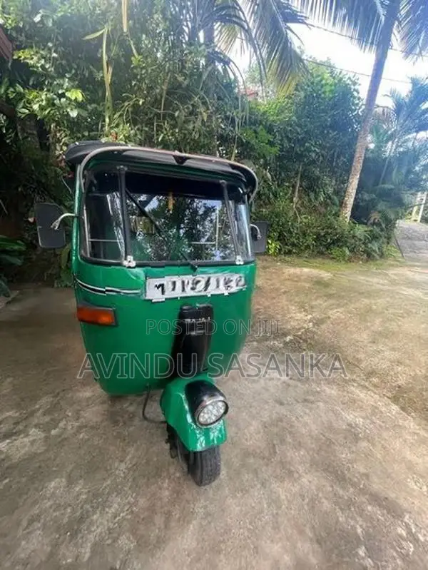 Bajaj RE 1990