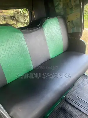 Bajaj RE 1990