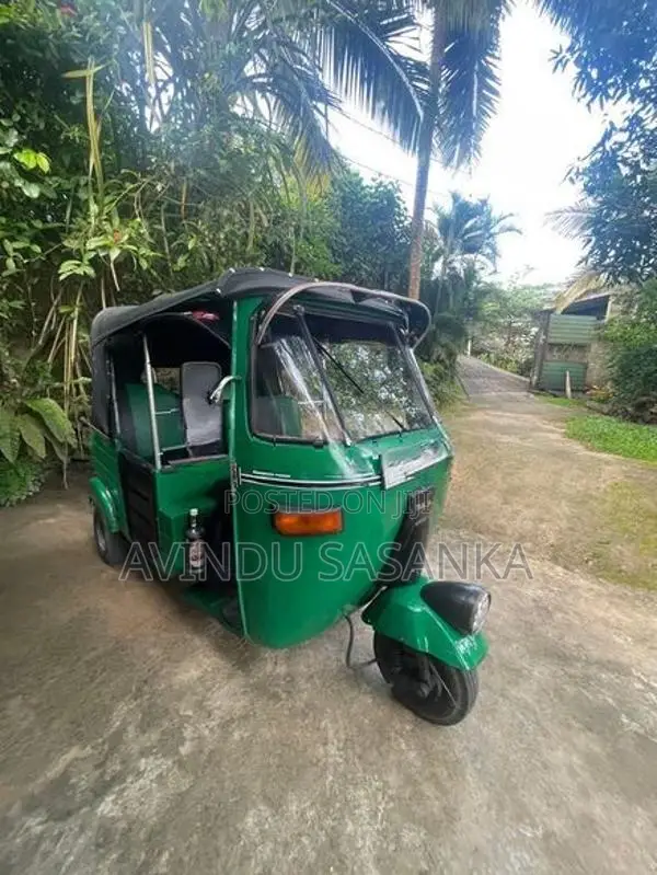 Bajaj RE 1990