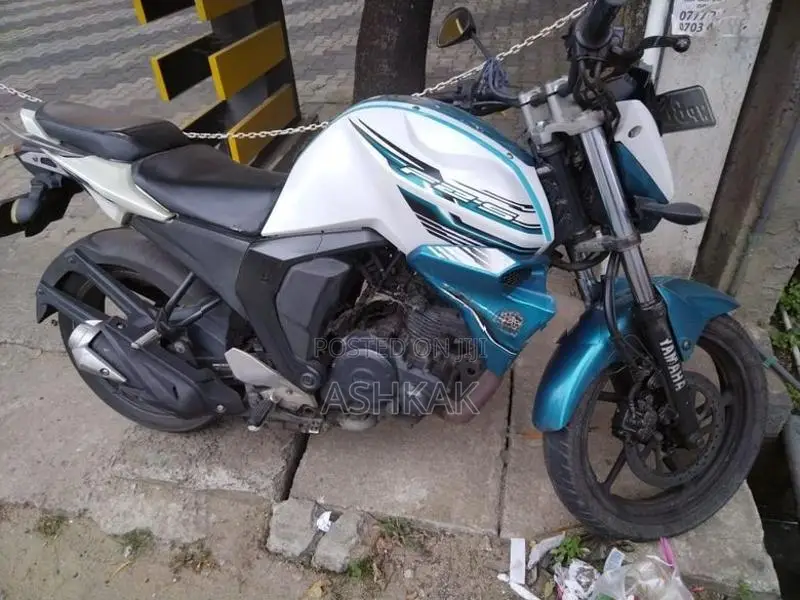 Yamaha FZ S 2015