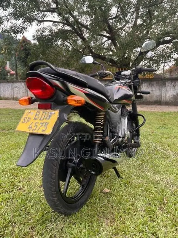 Bajaj Platina 100 2015