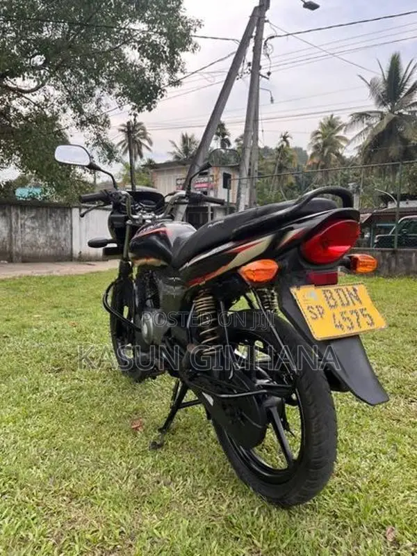 Bajaj Platina 100 2015