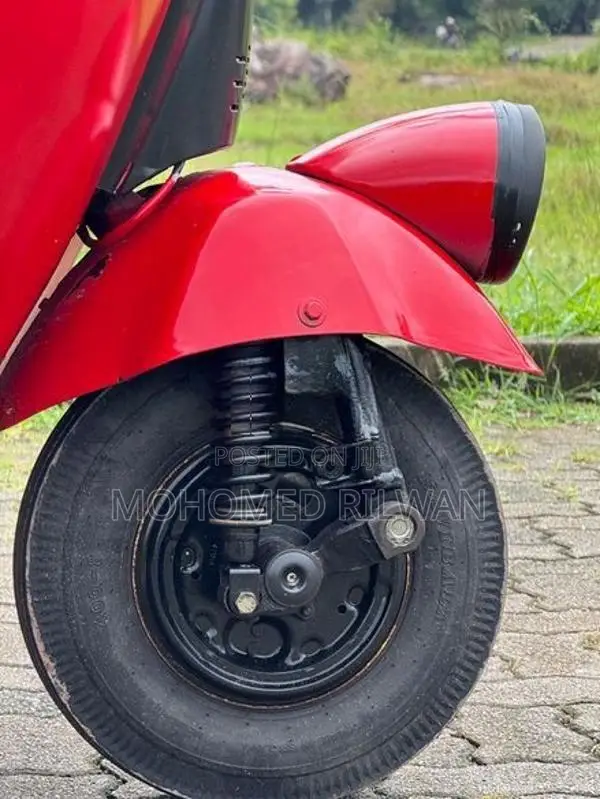 Bajaj RE 1996