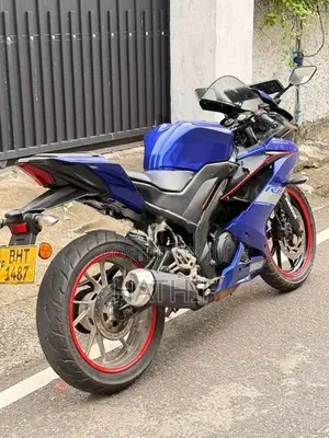 Yamaha R15 2019
