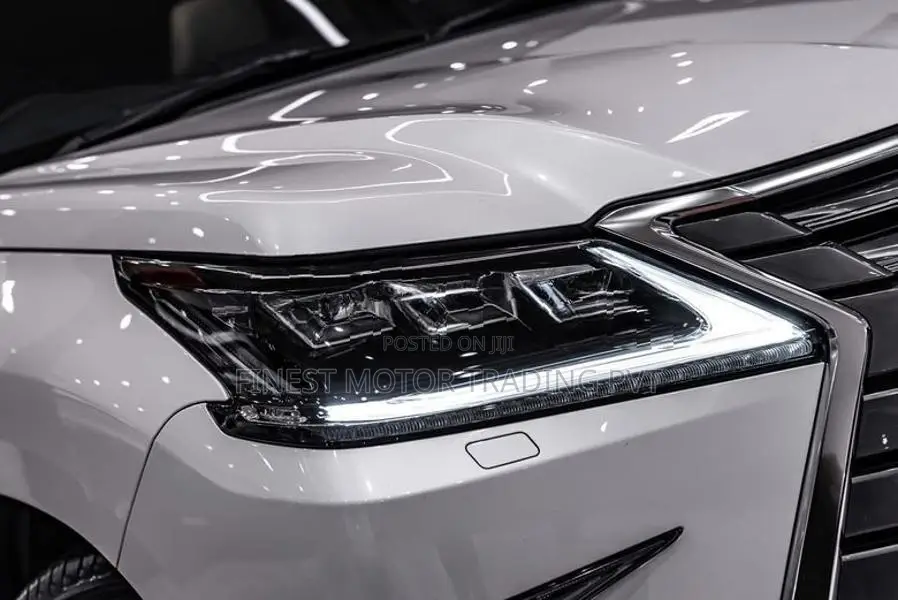 Lexus LX570 5.7L V8 Masterpiece! 2017