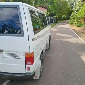 Mitsubishi Delica L300 1985