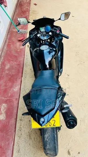 Yamaha R15 V2 2017