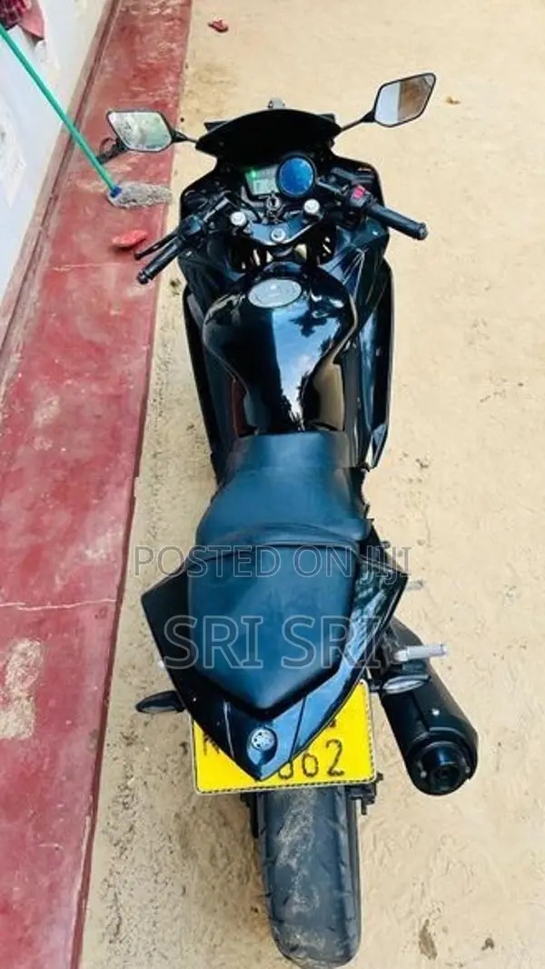 Yamaha R15 V2 2017