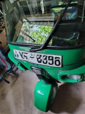 Bajaj RE 2011
