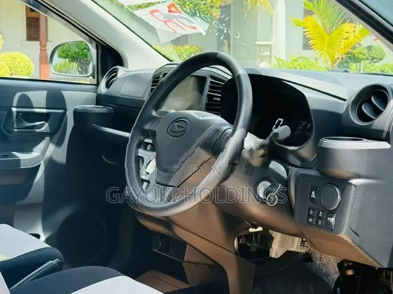 Daihatsu Mira L 2024
