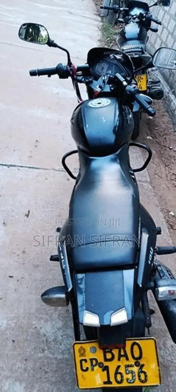 Bajaj Pulsar 180 2011