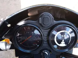 Bajaj CT100 2025