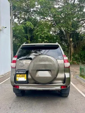 Toyota Land Cruiser Prado TX 150 2015