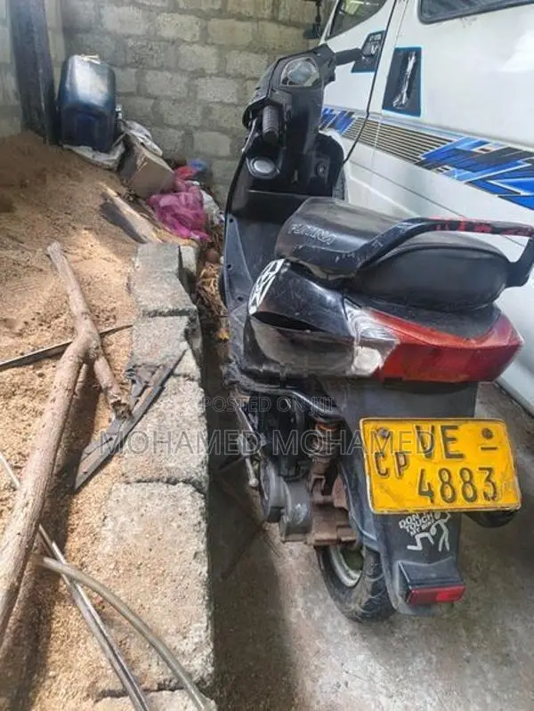 Bajaj Kristal 2011