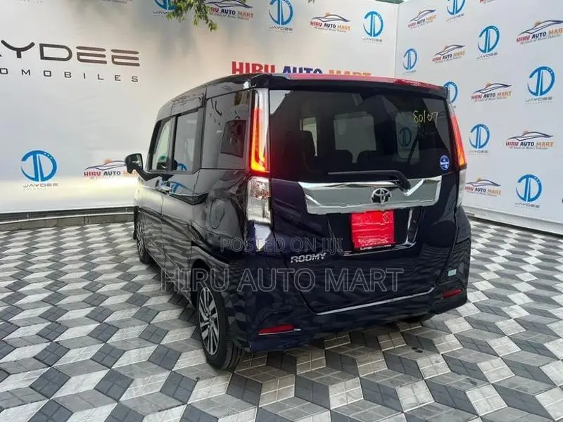 Toyota Roomy Custom G 2023