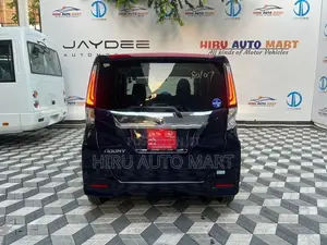 Toyota Roomy Custom G 2023