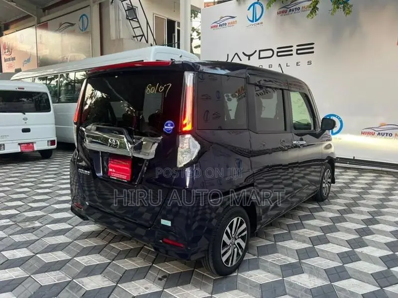 Toyota Roomy Custom G 2023
