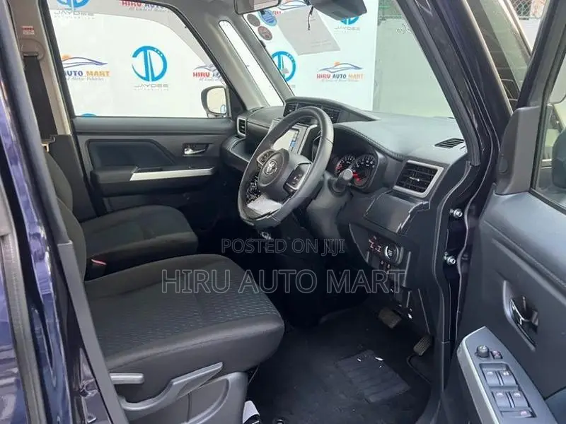 Toyota Roomy Custom G 2023