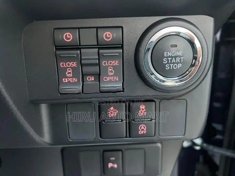 Toyota Roomy Custom G 2023
