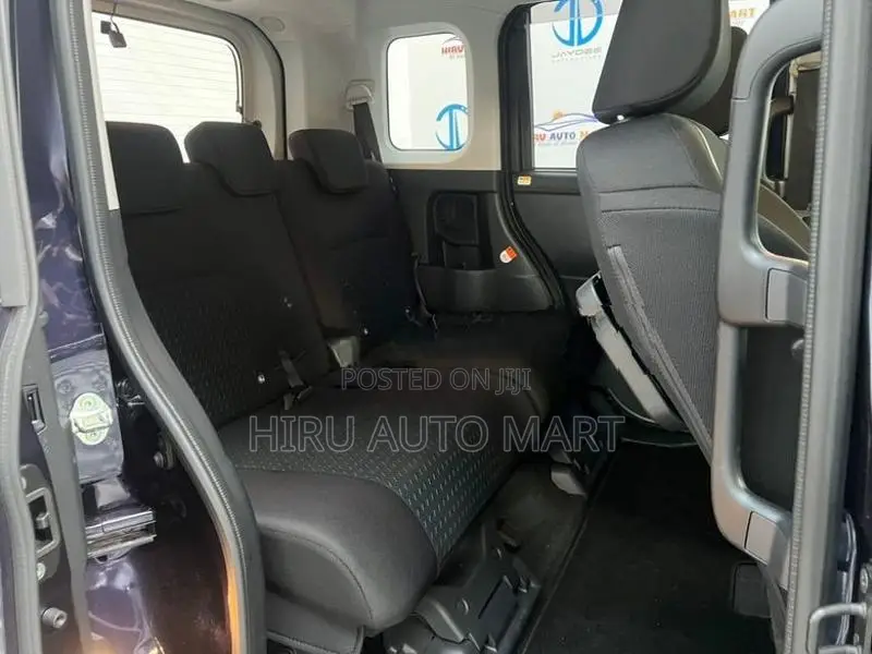Toyota Roomy Custom G 2023