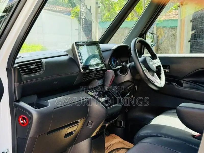 Nissan Roox 2023