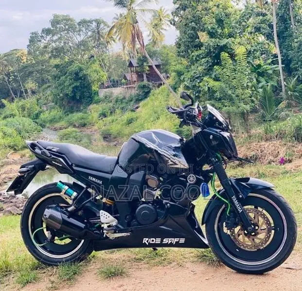 Yamaha FZ V1 2011