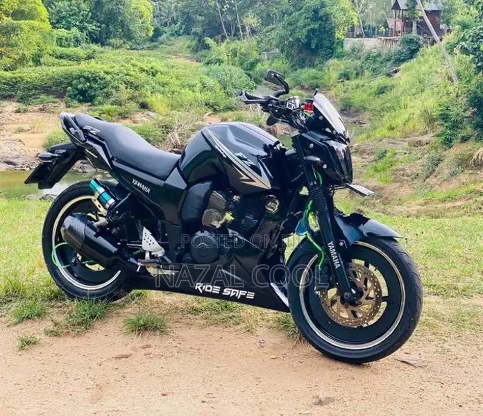 Yamaha FZ V1 2011