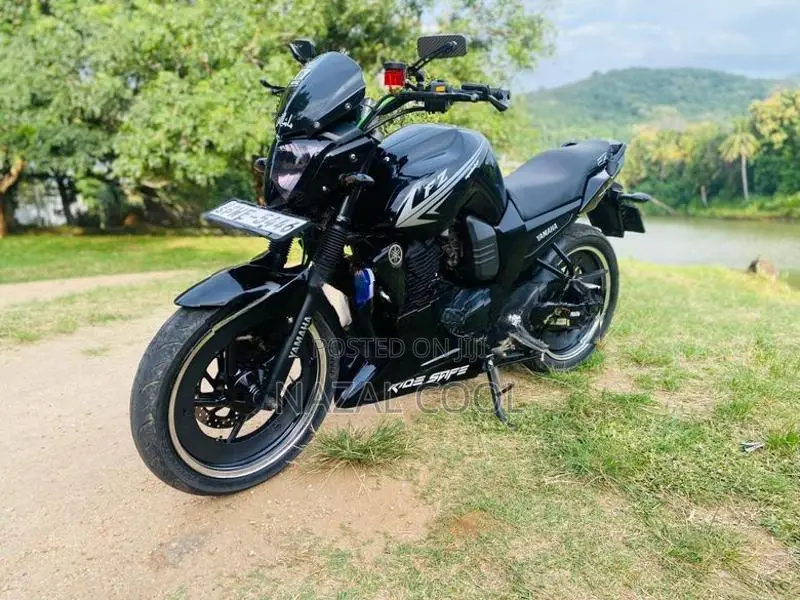 Yamaha FZ V1 2011