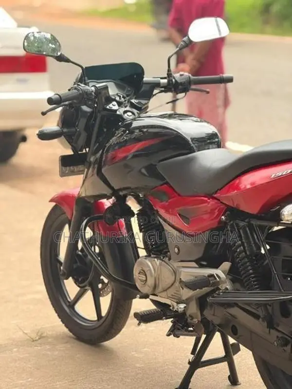 Bajaj Pulsar 150 2015