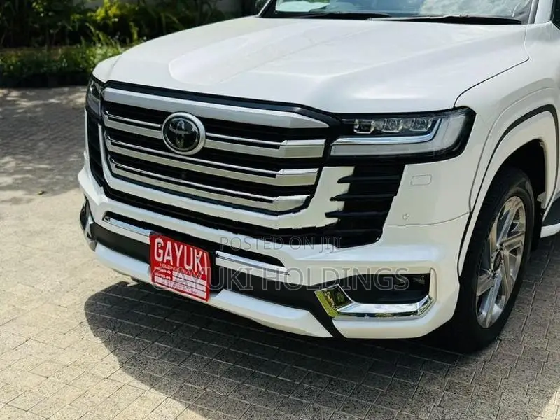Toyota Land Cruiser Sahara 2024