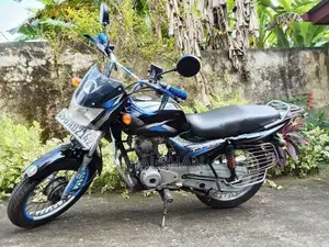 Bajaj CT100 2012