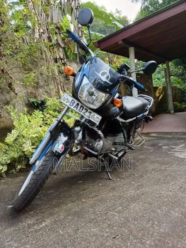 Bajaj CT100 2012
