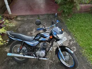 Bajaj CT100 2012