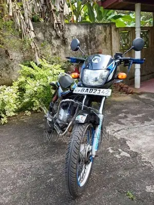 Bajaj CT100 2012
