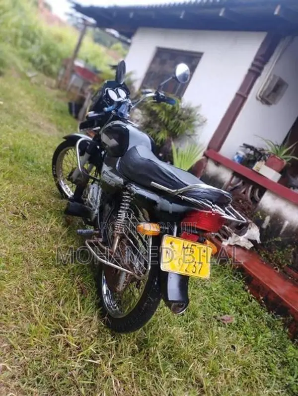 Bajaj CT100 2006