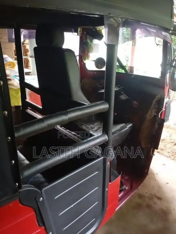 Bajaj RE Three Wheeler 2015